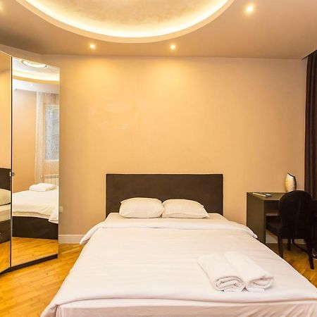 Elegant 2Bdr Apartment With A Balcony Sofya Dış mekan fotoğraf