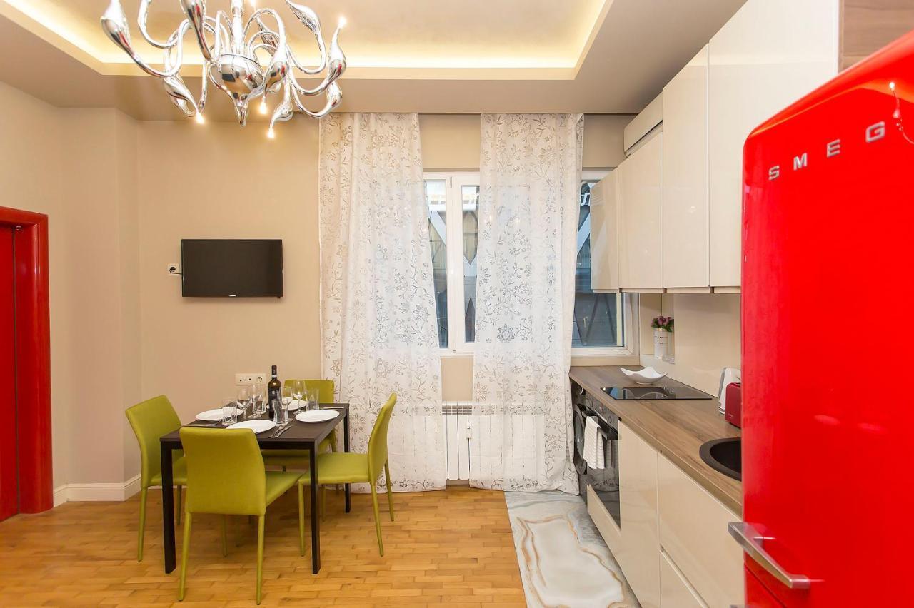 Elegant 2Bdr Apartment With A Balcony Sofya Dış mekan fotoğraf