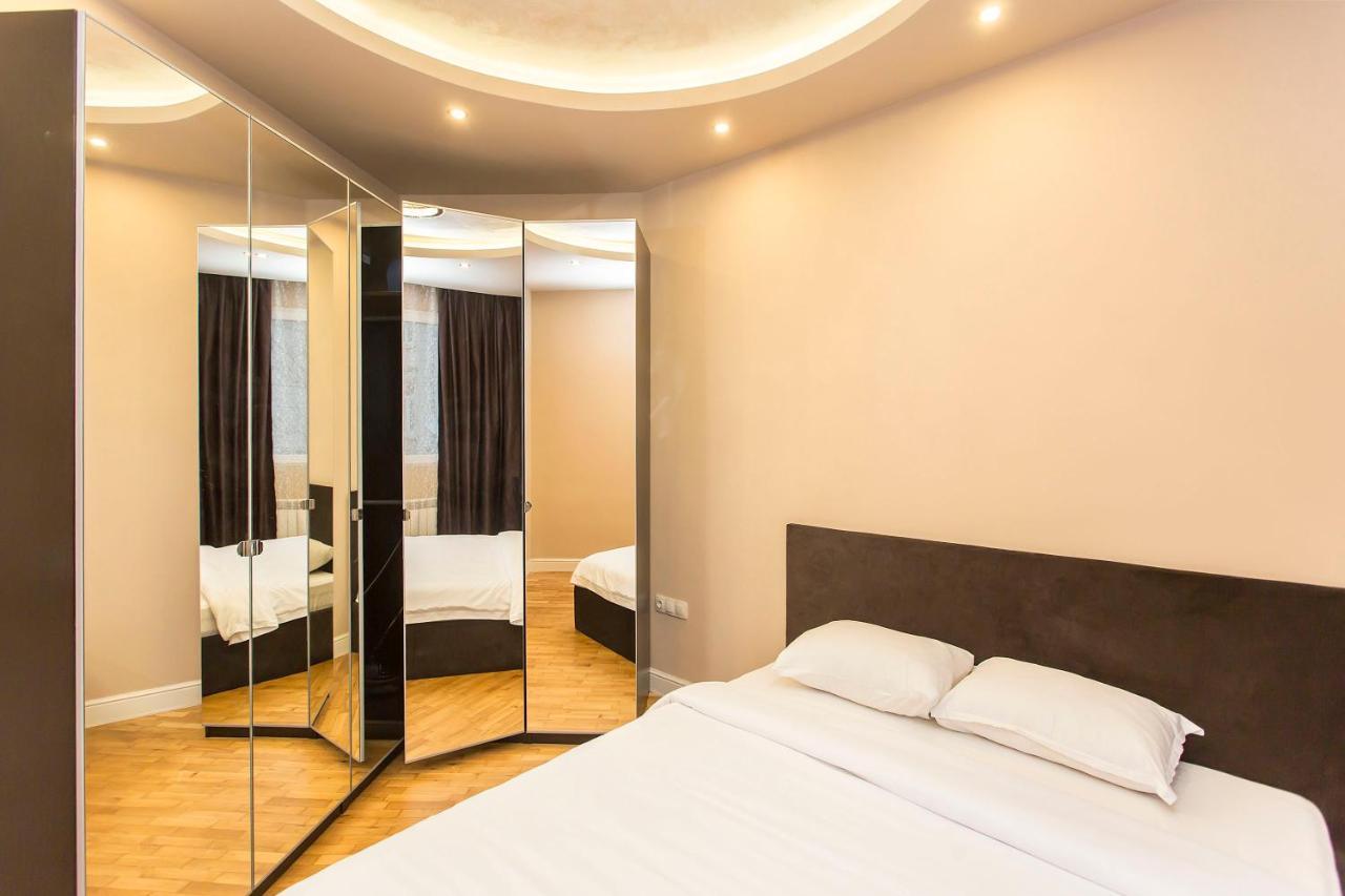 Elegant 2Bdr Apartment With A Balcony Sofya Dış mekan fotoğraf