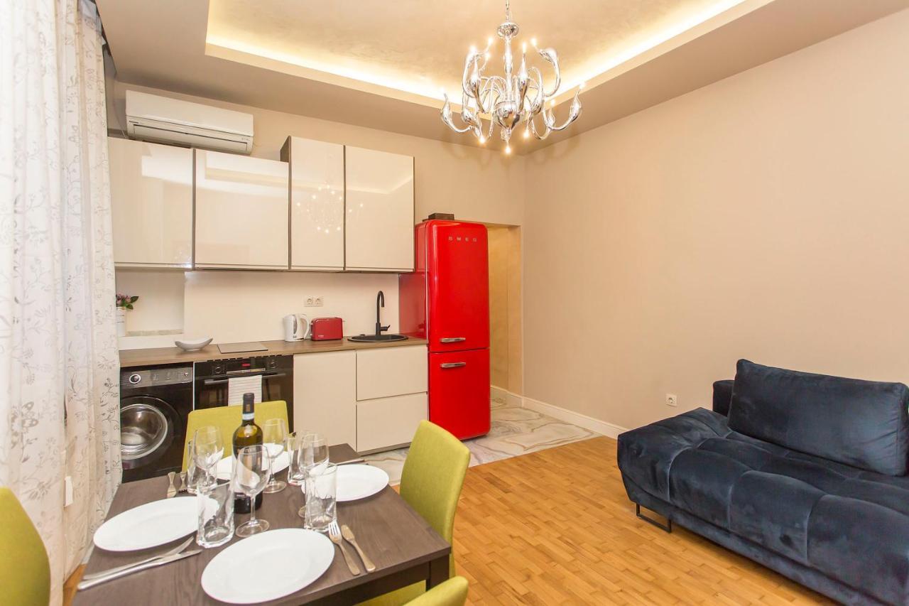 Elegant 2Bdr Apartment With A Balcony Sofya Dış mekan fotoğraf