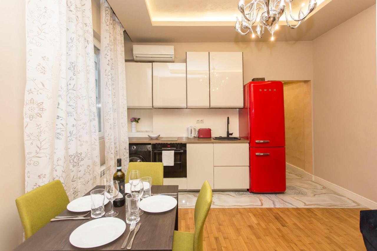 Elegant 2Bdr Apartment With A Balcony Sofya Dış mekan fotoğraf