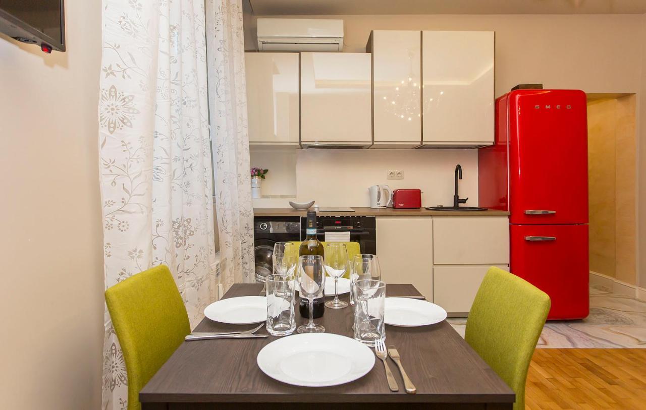 Elegant 2Bdr Apartment With A Balcony Sofya Dış mekan fotoğraf