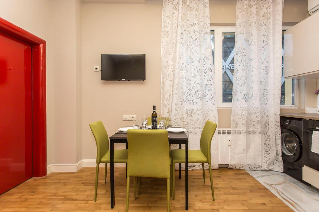 Elegant 2Bdr Apartment With A Balcony Sofya Dış mekan fotoğraf
